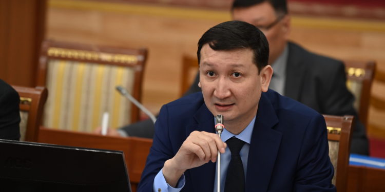 Социалдык фонддун төрагасы: «Кымбатчылыкка байланыштуу пенсиянын базалык бөлүгүн 50 пайызга көтөрүү сунушталат»