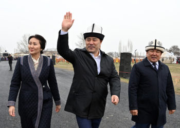 Президент: «Баткен — Кыргызстандын нечендеген чыгаан уулдарын берген куттуу жер!»