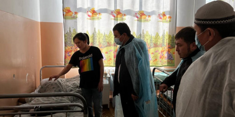 Бишкекте маршруттук такси сүзүп кеткен 11 жаштагы кыздын абалы кандай? Мэриядан кабар алышты