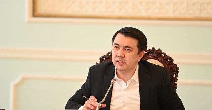 Депутат Маматалиев бааны негизсиз көтөргөндөргө миллион сом айып пул салуу боюнча мыйзам долбоорун коомдук талкууга койду