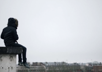 Ошто окуучу кыздардын боюн таштап жиберүүсү. Бир ай мурда жанын кыйган окуучу да Карл Маркс атындагы мектепте билим алчу