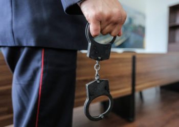 Бишкекте 13 жаштагы кыздын зордукталышы. Милиция кызматкери кармалды