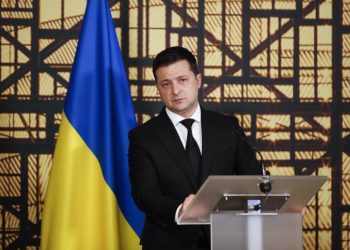 Украинанын президенти Орусия менен сүйлөшүүлөрдөн азырынча жыйынтык болбой жатканын айтты