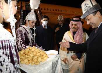 Руслан Казакбаевдин чакыруусу аркылуу келген Сауд Арабиянын тышкы иштер министри менен эмнелер сүйлөшүлдү? Тизме