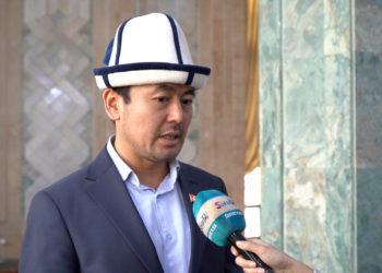 Депутат Кадырбеков: «Эл түшкөн дүрбөлөңгө кылыбыз деле кыйшайган жок»