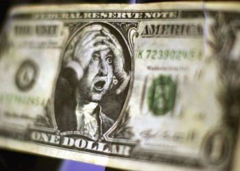 Эмне үчүн доллардын курсу түшүп жатат? Улуттук банктын түшүндүрмөсү