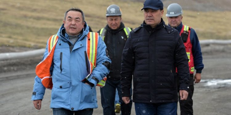 Садыр Жапаров «Кумтөр» маселесин колдоп берген депутаттарга ыраазычылык билдирди