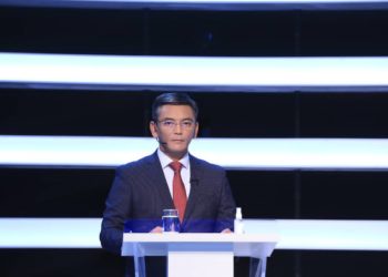 «Ойнош», «Көңүлдөш» дегендер чыкпайбы?». Депутат спирт ичимдиктердин аталышын көзөмөлдөш керектигин билдирди