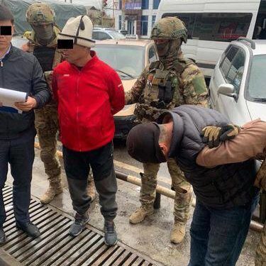 Камчыбек Ташиевдин өкүл баласы опузалап пара алууга шектелип кармалды