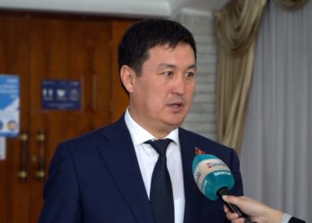 Бишкекте дубалы урап түшкөн көп кабаттуу үйгө тиешеси бар-жогу боюнча депутат үн катты