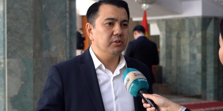 Депутат Маматалиев: «Оор мезгилде акча жасагандар — бул элдин душманы»