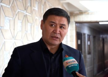 Депутат Ташиев: «Пандемияда мындан чоң каатчылык болгон. Ага деле чыдадык»
