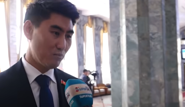 Депутат Чыңгыз Айдарбеков: «Украинадагы кырдаал тынч, дипломатиялык жол менен чечилиши керек»