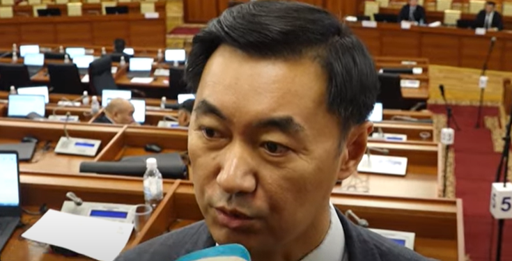 Депутат Токтошев: «Менин алтын сатып алганга ашыкча акчам жок»