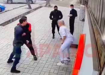 Бишкекте бильярд боюнча дүйнө чемпиону Каныбек Сагынбаевдин аял менен мушташа кеткендеги видеосу тарады