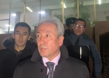 «Менде да бир тууган, жоро-жолдош деген бар». Мадумаров кылмыш ишинин беренеси алмаштырылганы тууралуу үн катты