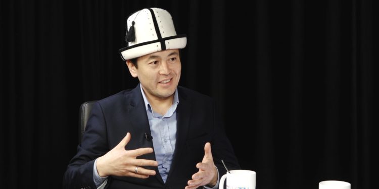 Депутат Украинадагы кырдаал боюнча: «Согуш менен эч нерсе чечилген эмес. Мен тынчтыкты каалайм»