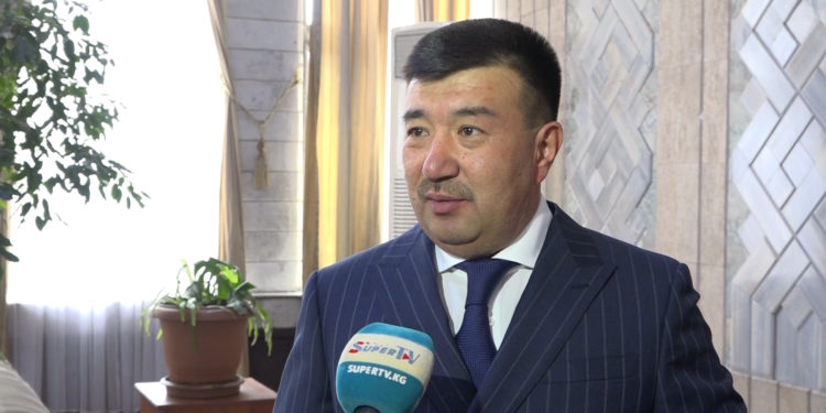 Депутат Сыдыков: «Мамлекеттин казынасынан бир тыйын алынбагандан кийин Ак үй курулушу керек»