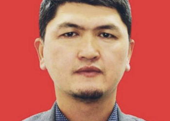 Жарандык активист Адилет Али Мыктыбек милицияда сурак берип жатат