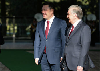 Токаевден кийин Мирзийоев Жапаровду Кумтөр боюнча сүйлөшүү ийгиликтүү аяктаганы менен куттуктады