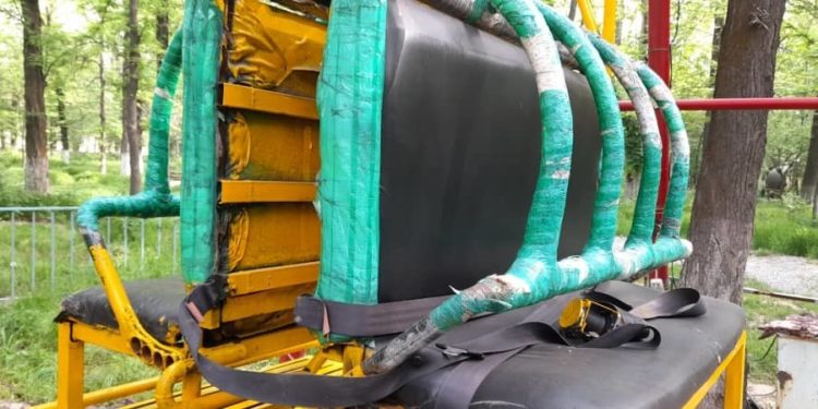 Жалал-Абаддагы аттракциондон кулаган 18 жаштагы кыз жандандыруу бөлүмүндө жатат