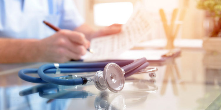 Нарында медайым антисептик сайып алган келин ооруканадан чыкты