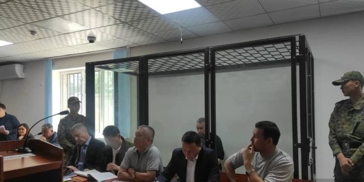 Бүгүн Алмазбек Атамбаев сотко жеткирилген жок