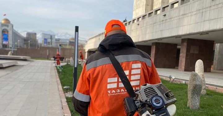 «Тазалыкчылар» мэр менен жолуккан соң, ишке чыгышты