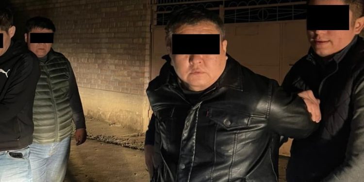 УКМК: Ошто милициянын подполковниги баңги затын таркатып жүргөн жеринен кармалды