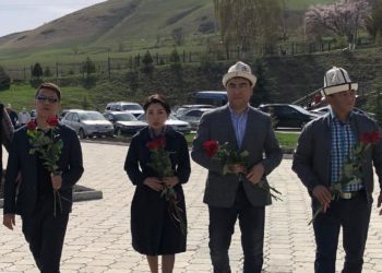 Депутат Бекешев: «Азыр бакиевчилдерди актоого аракет кылып жатышат»