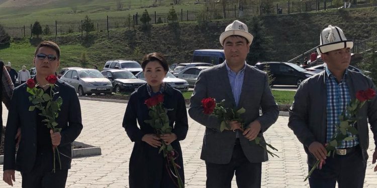 Депутат Бекешев: «Азыр бакиевчилдерди актоого аракет кылып жатышат»