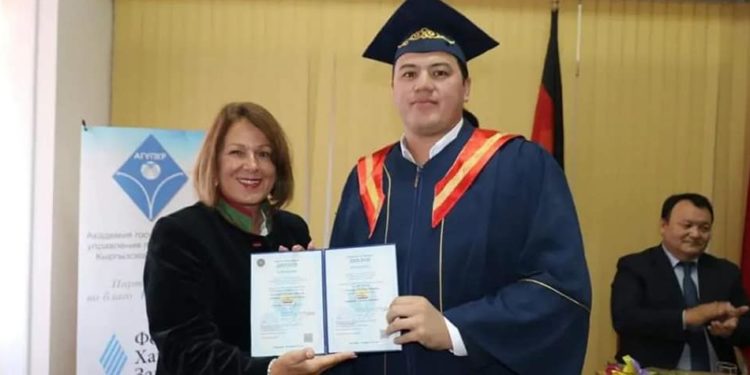 «Калп маалымат таратылды». Диплому жасалма делген депутат Алимжанов үн катты