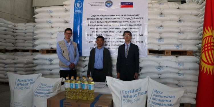 Орусиядан алып келинген 810 тонна ун, 120 тонна май муктаж болгон жарандарга берилет