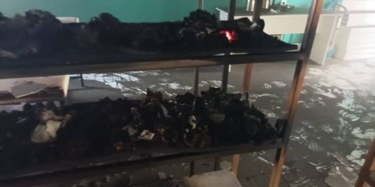 Ошто 2 кабаттуу дүкөн өрттөндү