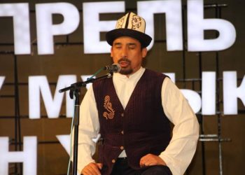 Манасчы Рыспай Исаков: «Манас» айылын азыркы абалда калтыргыла деп айтыш керекпи?»