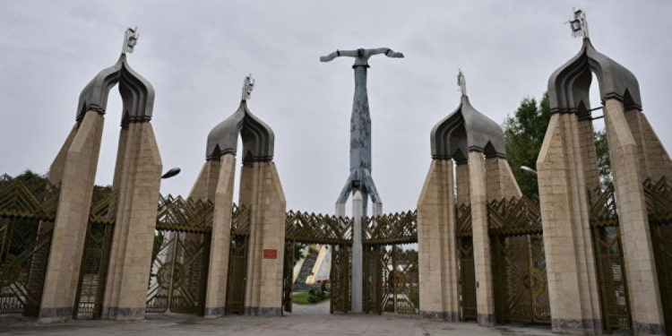 Садыр Жапаров: «Манас» айылы жаңыланат, маңдайына «Манас» театры курулат»