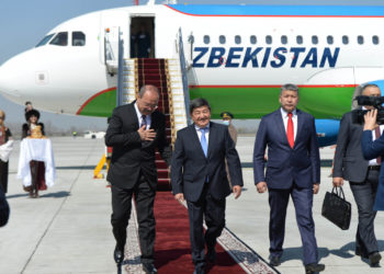 Өзбекстандын премьер-министри иш сапары менен Ошко келди