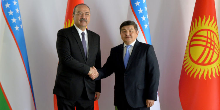 Өзбек президенти Шавкат Мирзийоевдин демилгеси менен Баткенде курулган мектептин ачылышы өттү