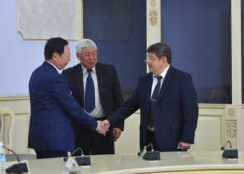 Жапаров Монголиянын тоо-кендеги реформасы боюнча жолугушуу өткөрдү