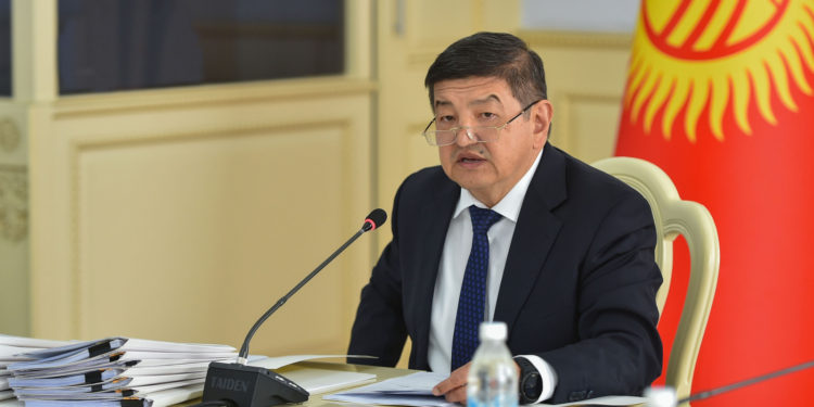 Акылбек Жапаров мамлекеттик органдарга кеңсе кагаздарын пайдаланууну эки эсе кыскартууну тапшырды