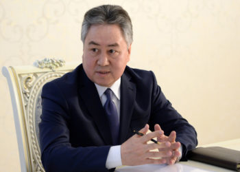 Жээнбек Кулубаев тышкы иштер министри болуп дайындалды
