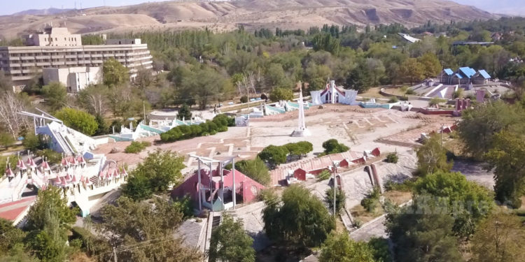 «Манас айылы» маданий комплексинин жери боюнча президенттин иш башкармалыгы үн катты