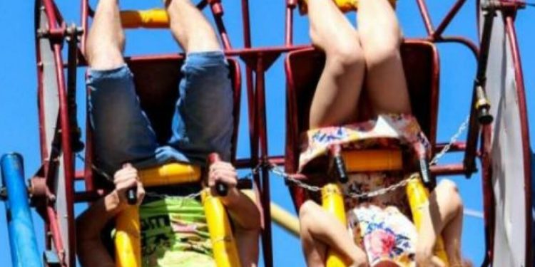 Жалал-Абаддагы аттракциондон кулаган 18 жаштагы кыз жандандыруу бөлүмүнөн чыкты