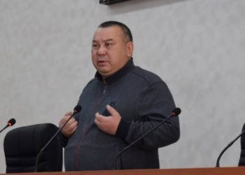 Депутат Түлөбаев: «Турдакун Усубалиевге убагында эски имаратта эле отур, жаңысын эмне куруп жатасың дешти бекен?»