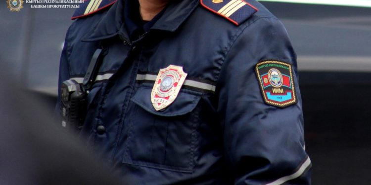 Прокуратура: Чүйдө милиция кызматкерлери мас абалындагы айдоочуларды жаап-жашырган фактылар аныкталды