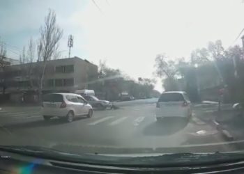 Бишкекте кызды сүзүп кеткен мас айдоочу камакка алынды