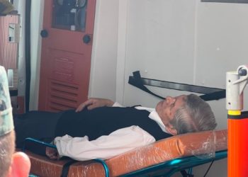 Алмазбек Атамбаев өзүн жаман сезип, сот залына Тез жардам чакыртылды