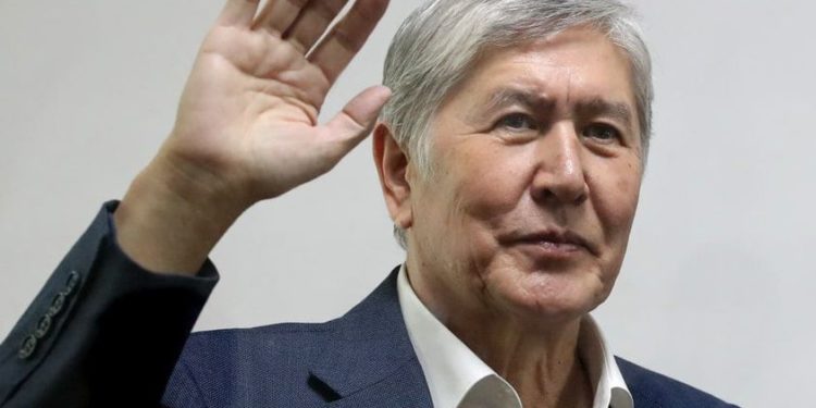 Экс-президент Алмазбек Атамбаев Молдовановкадагы абакка которулду