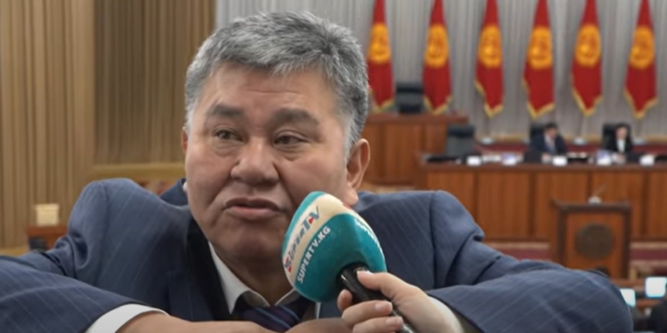 Депутат: «Июнь окуясы боюнча эл күнөөлүү болбошу керек. Бийликте ким болгон болсо, ошол күнөөлүү»