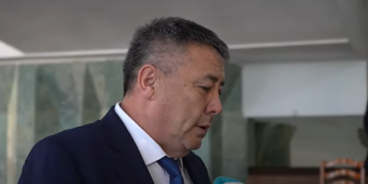 Депутат Ормонов: «Эки мамлекет бири-биринин сөзүн угуу менен чек араны чечиши керек»